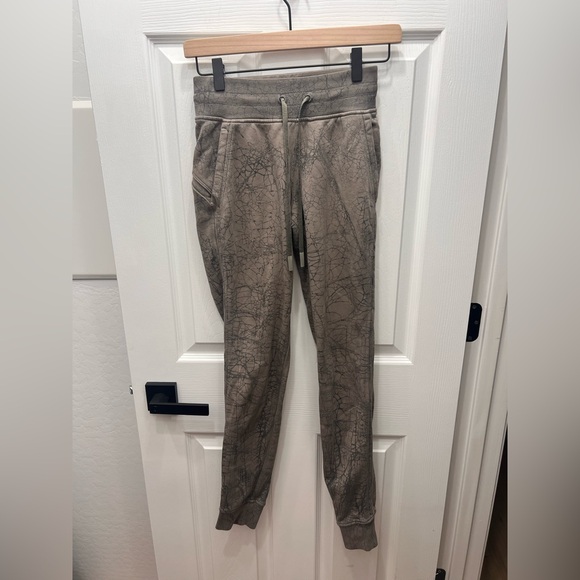 Lululemon Warm Down Jogger 7/8 - Picture 5 of 11